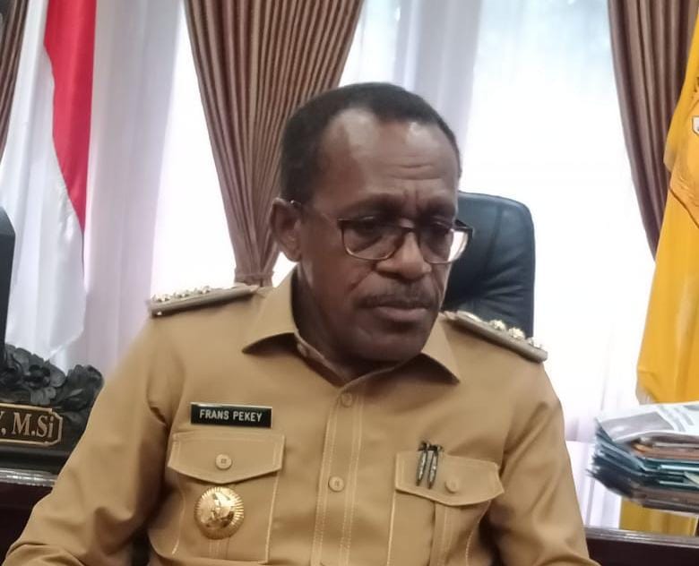 Dr.Frans Pekey, M.Si