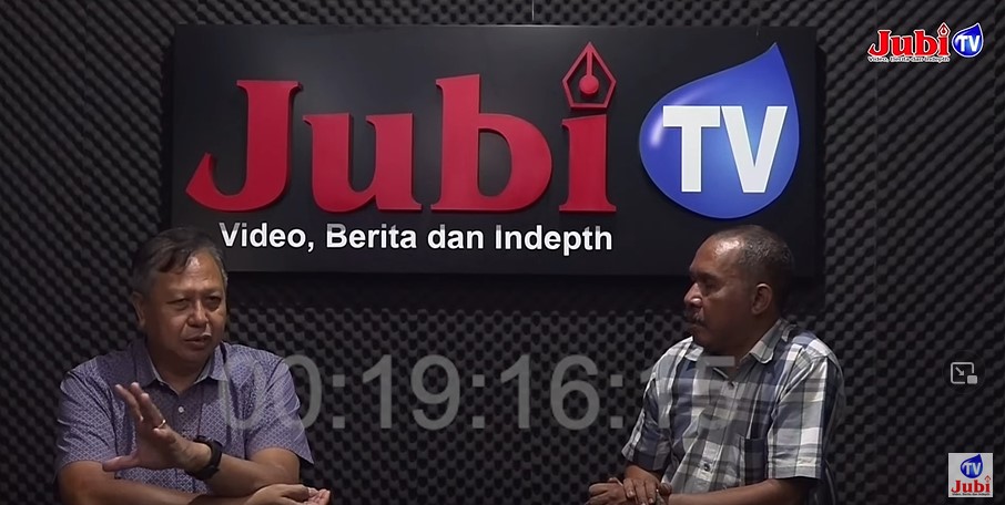 Made Supriatna dan Victor Mambor dalam sebuah podcast di JubiTV