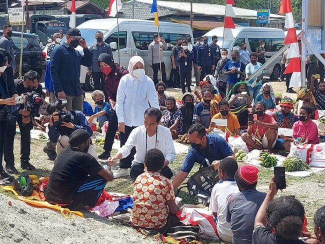 Presiden Menyapa Pedagang di Pasar Tradisional Doyo Baru Jayapura