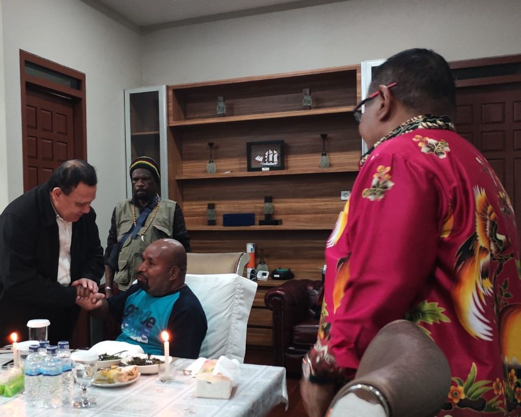 Pemeriksaan Terhadap Lukas Enembe oleh Ketua KPK Firli Bahuri