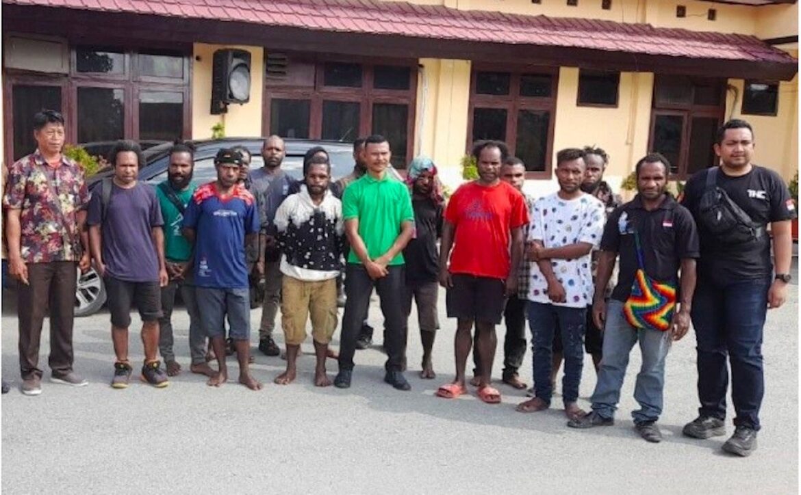 polisi-melepaskan-19-pelaku-pelemparan-dan-penyerangan-saat-penangkapan-Lukas-Enembe